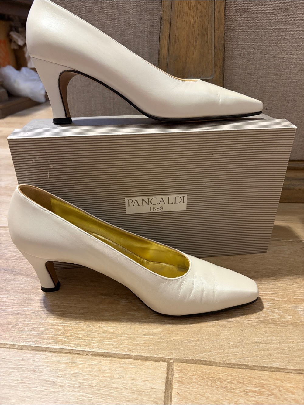 Pancaldi Cream Leather Pointed Mid-Heel Pumps